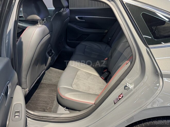 Hyundai Sonata-17