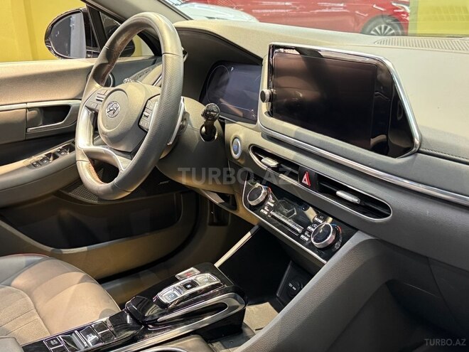 Hyundai Sonata-12