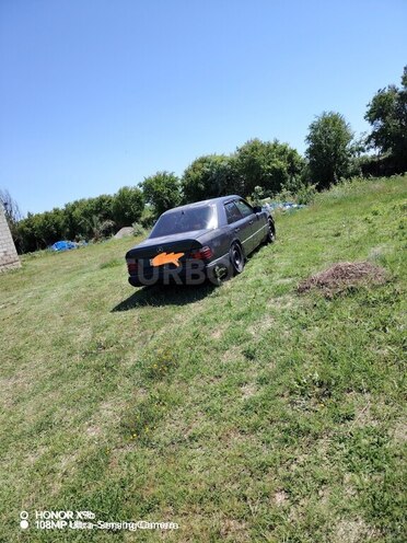 Mercedes E 250 1991, 222,222 km - 2.5 л - Ucar