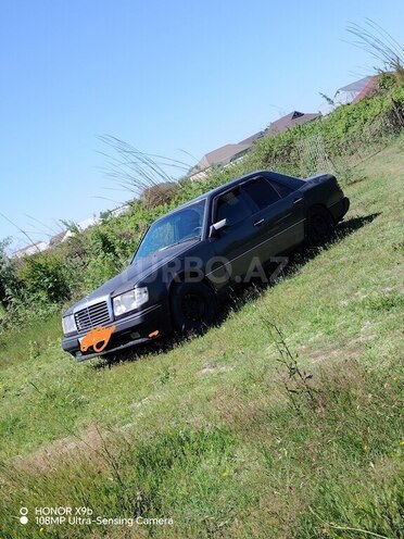Mercedes E 250 1991, 222,222 km - 2.5 л - Ucar