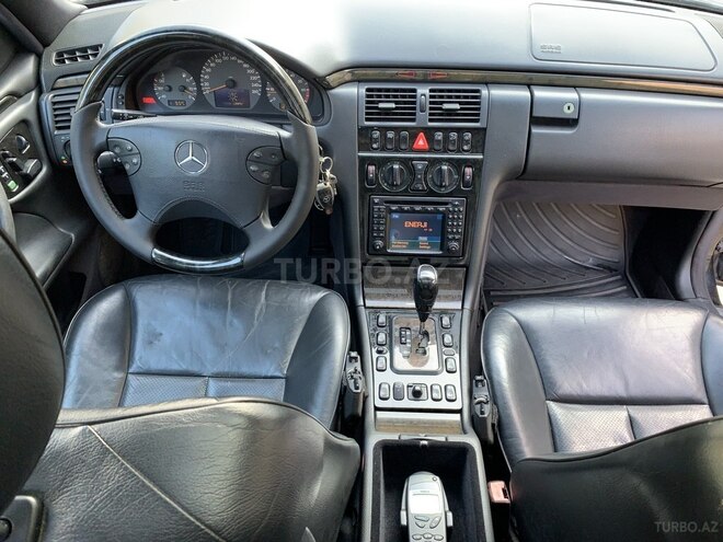 Mercedes E 280 2001, 231,517 km - 2.8 l - Bakı