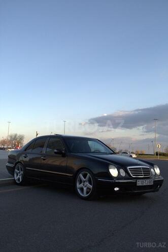 Mercedes E 280 2001, 231,517 km - 2.8 l - Bakı