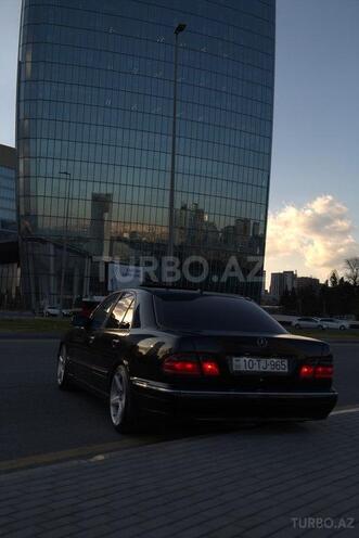 Mercedes E 280 2001, 231,517 km - 2.8 l - Bakı
