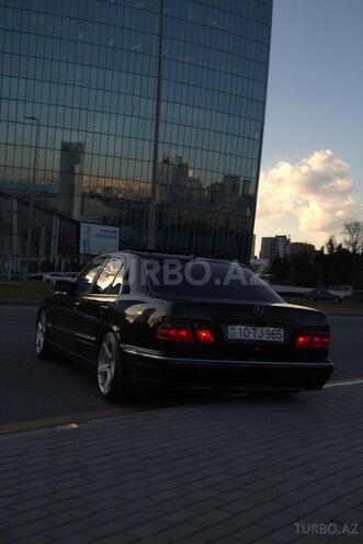 Mercedes E 280 2001, 231,517 km - 2.8 l - Bakı