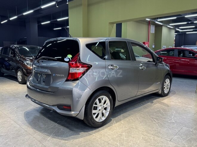 Nissan Note-8