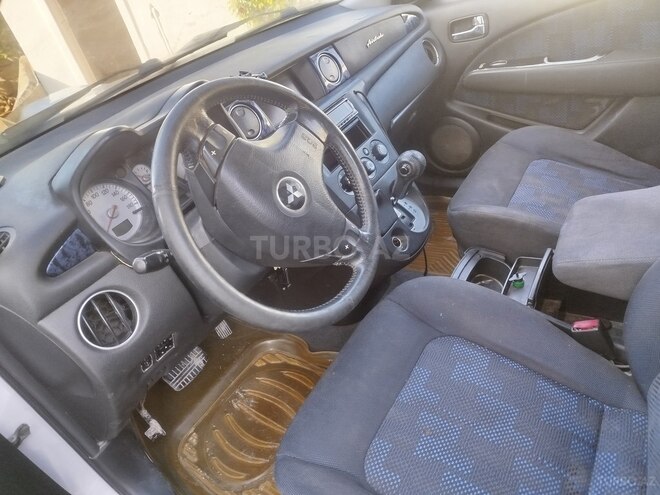 Mitsubishi Airtrek 2002, 268,000 km - 2.0 l - Neftçala