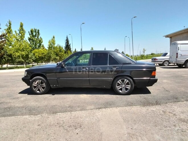 Mercedes 190 1992, 250,000 km - 2.0 l - Tovuz