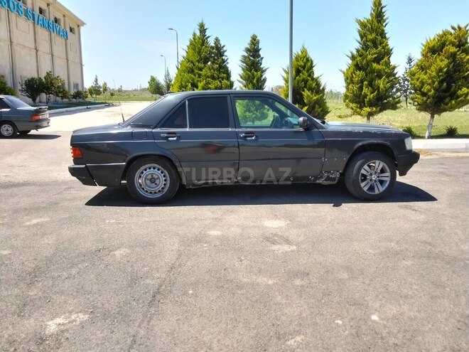 Mercedes 190 1992, 250,000 km - 2.0 l - Tovuz