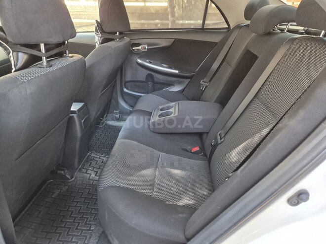 Toyota Corolla 2013, 175,000 km - 1.6 l - Bakı