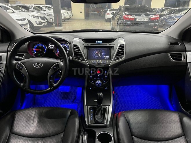 Hyundai Elantra 2015, 176,214 km - 1.6 l - Sumqayıt
