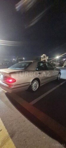 Mercedes E 240 1999, 375,000 km - 2.4 l - Bakı