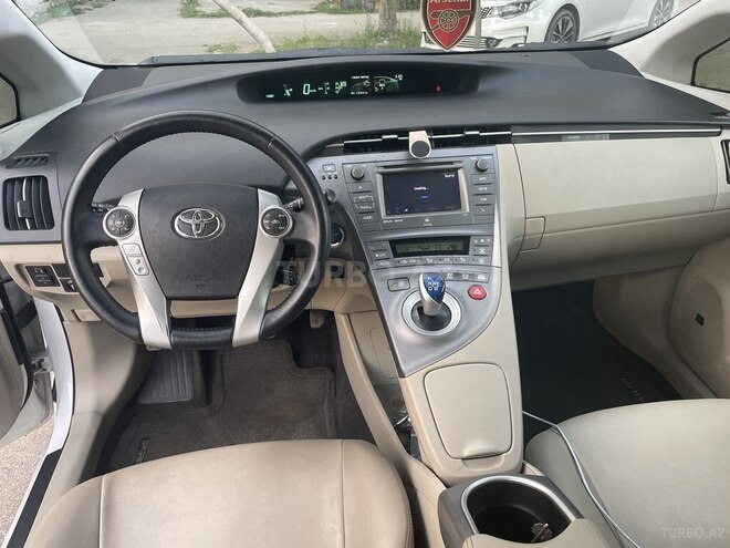 Toyota Prius-6