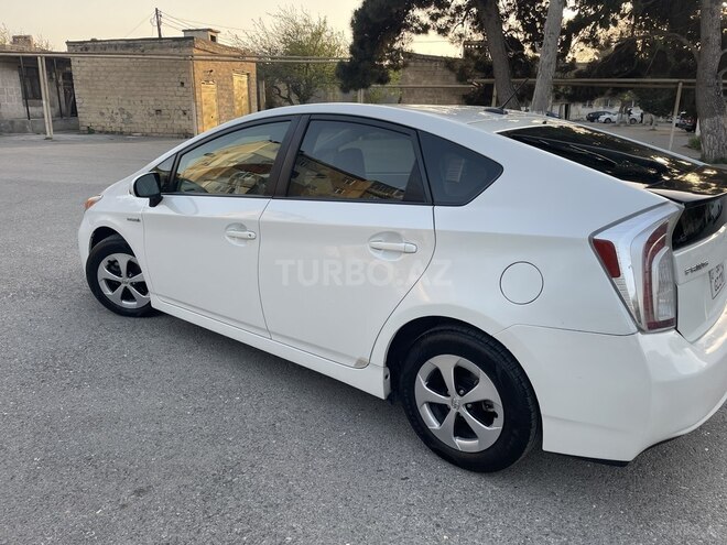 Toyota Prius-3