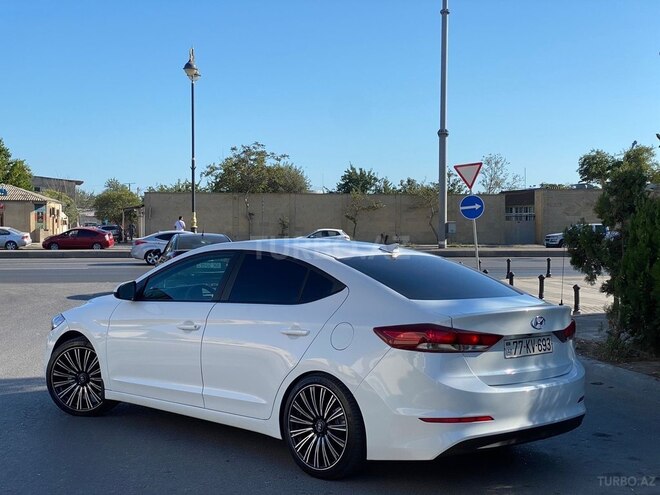 Hyundai Elantra 2017, 169,882 km - 2.0 l - Bakı