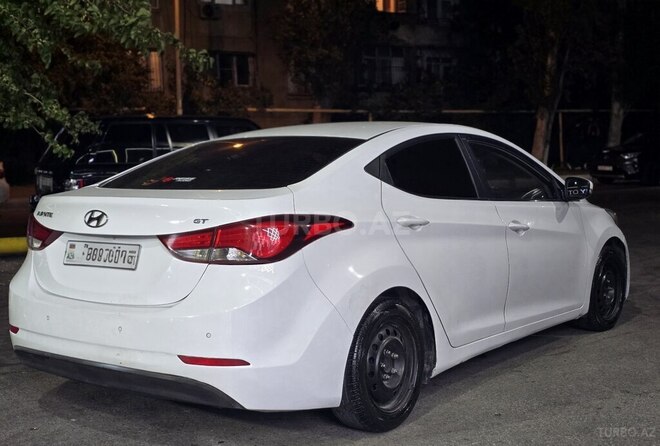 Hyundai Avante 2015, 215,500 km - 1.6 л - Bakı