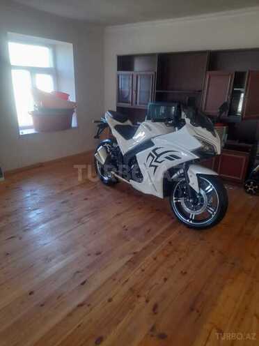 C.Moto CM400R-F8 2022, 1,500 km - 0.4 l - Qax