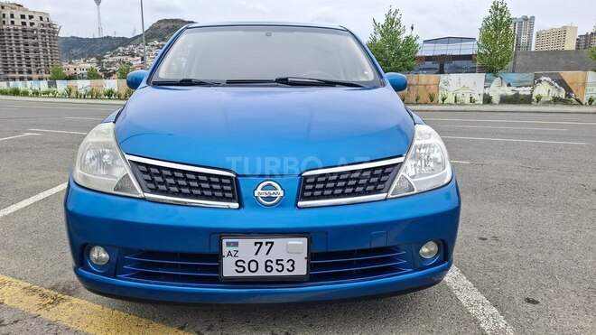 Nissan Tiida-1