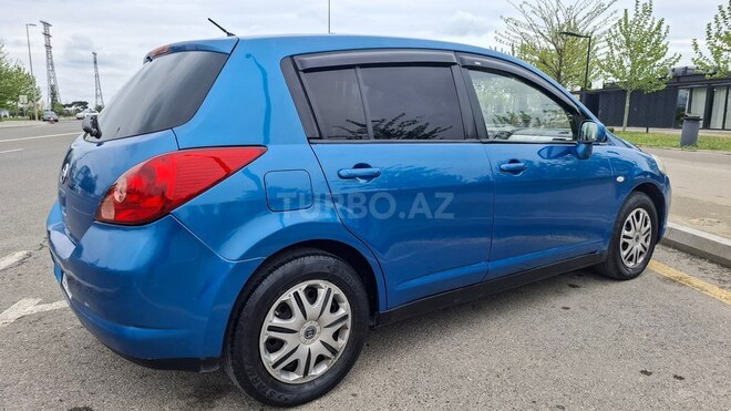 Nissan Tiida-4