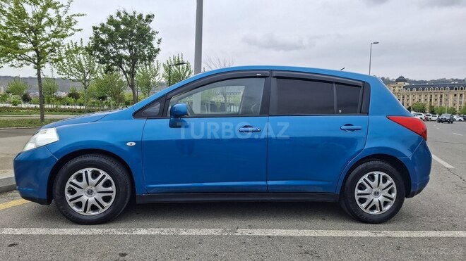 Nissan Tiida-8