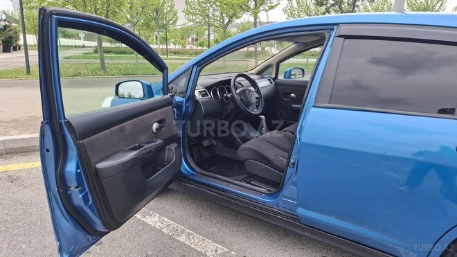 Nissan Tiida-11