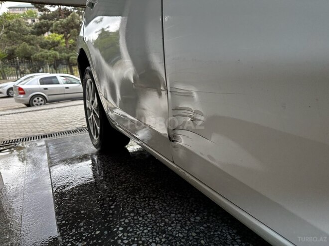 Toyota Corolla 2014, 179,595 km - 1.6 l - Bakı