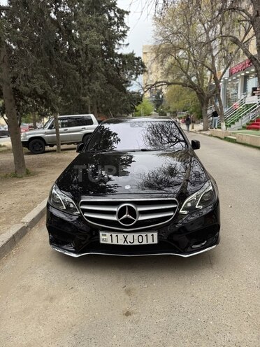 Mercedes E 220 d-1
