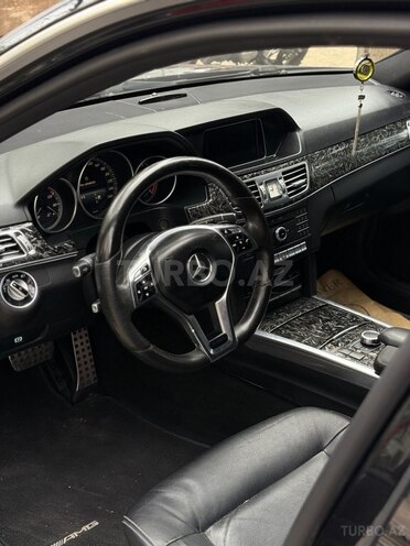 Mercedes E 220 d-4
