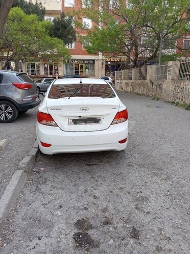 Hyundai Accent 2011, 228,000 km - 1.6 l - Bakı