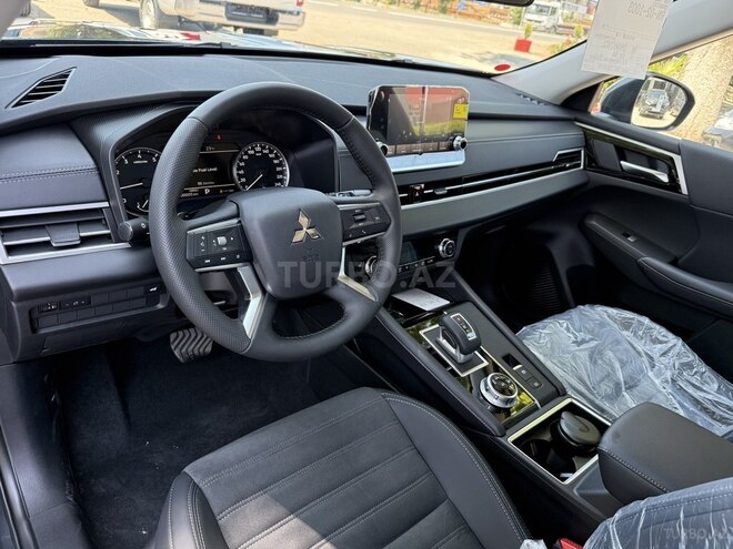 Mitsubishi Outlander-9