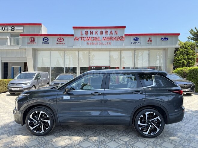 Mitsubishi Outlander-5