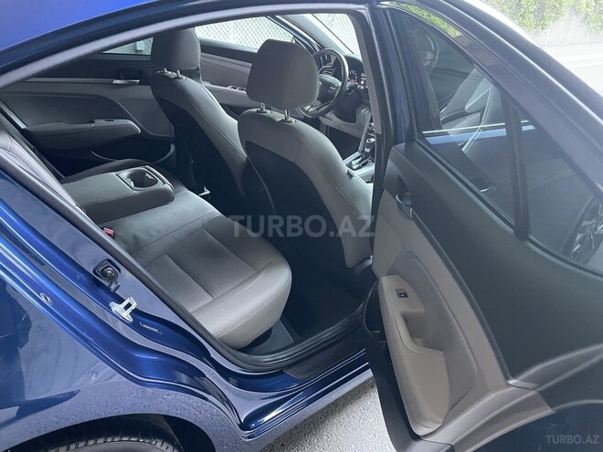 Hyundai Elantra 2019, 134,380 km - 2.0 l - Bakı