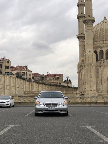 Mercedes E 320 2001, 280,000 km - 3.2 л - Bakı