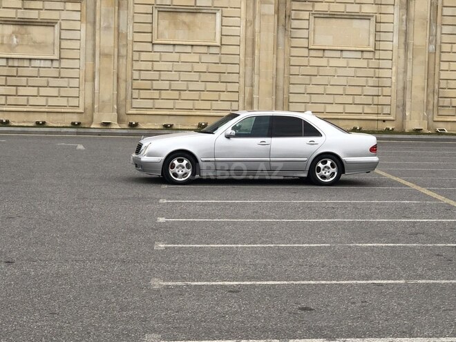 Mercedes E 320 2001, 280,000 km - 3.2 л - Bakı