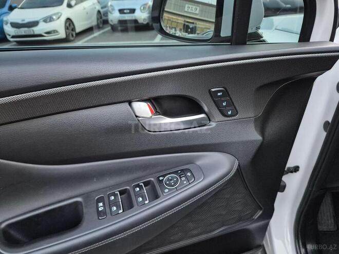 Hyundai Santa Fe-20