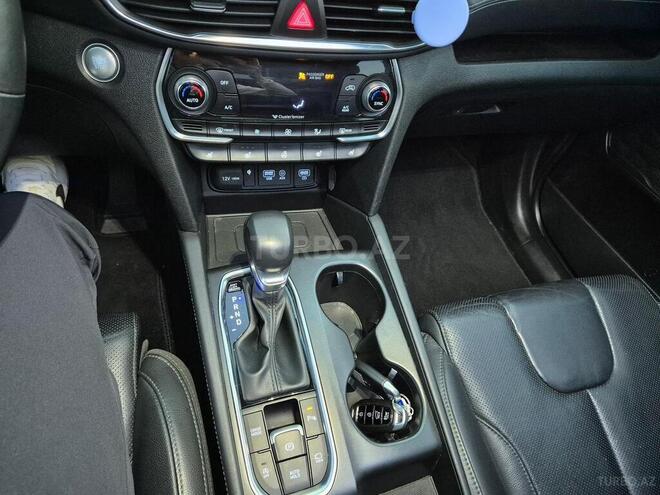 Hyundai Santa Fe-15