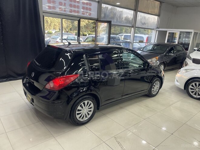 Nissan Tiida-11