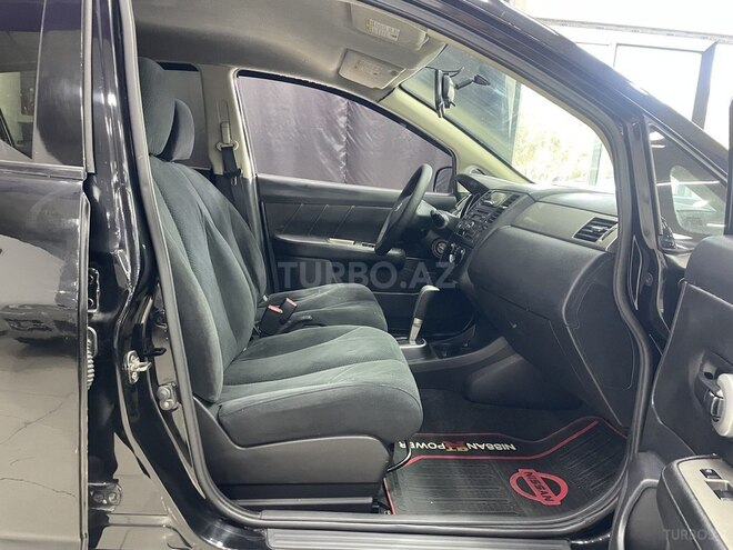 Nissan Tiida-4