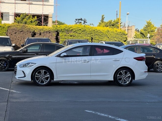 Hyundai Elantra 2018, 155,000 km - 1.6 l - Bakı