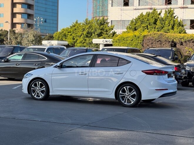 Hyundai Elantra 2018, 155,000 km - 1.6 l - Bakı