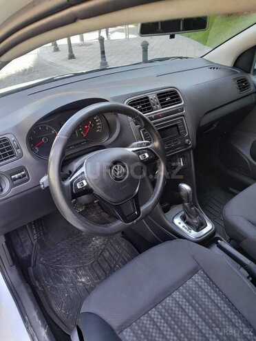 Volkswagen Polo-10