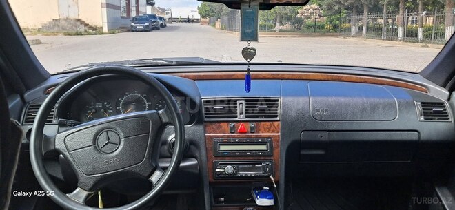 Mercedes C 230 1997, 230,000 km - 2.3 l - Xudat