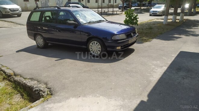 Opel Astra 1998, 280,000 km - 1.6 l - Sumqayıt
