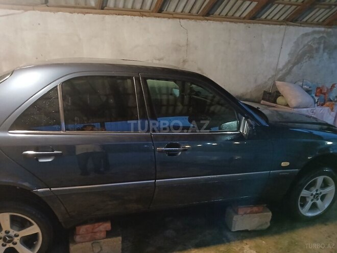 Mercedes C 230 1996, 325,000 km - 2.3 l - Lənkəran
