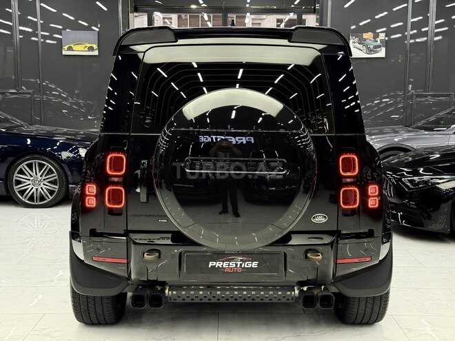Land Rover Defender-8