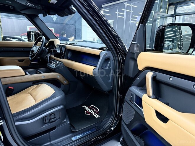Land Rover Defender-12