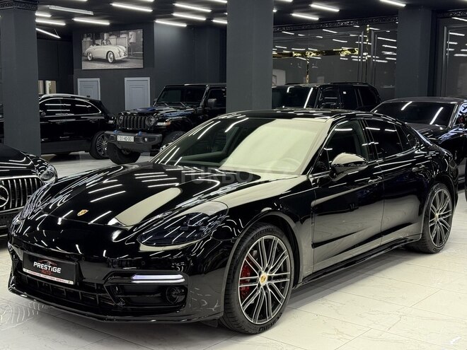 Porsche Panamera 4-1
