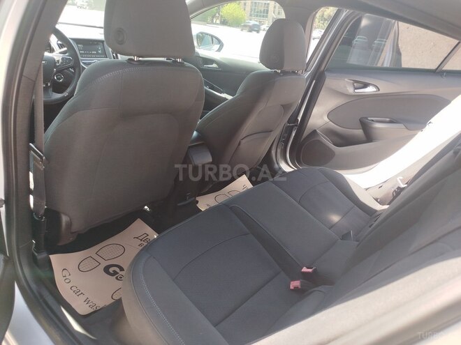 Chevrolet Cruze-21