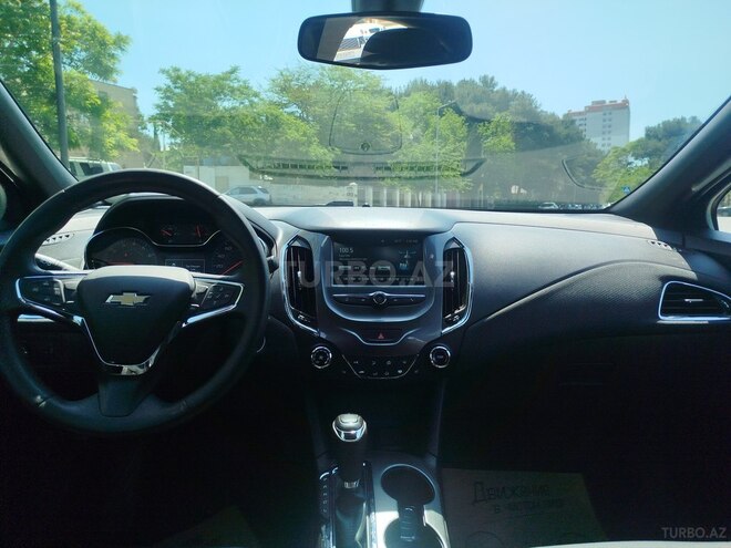 Chevrolet Cruze-16