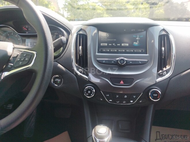 Chevrolet Cruze-13