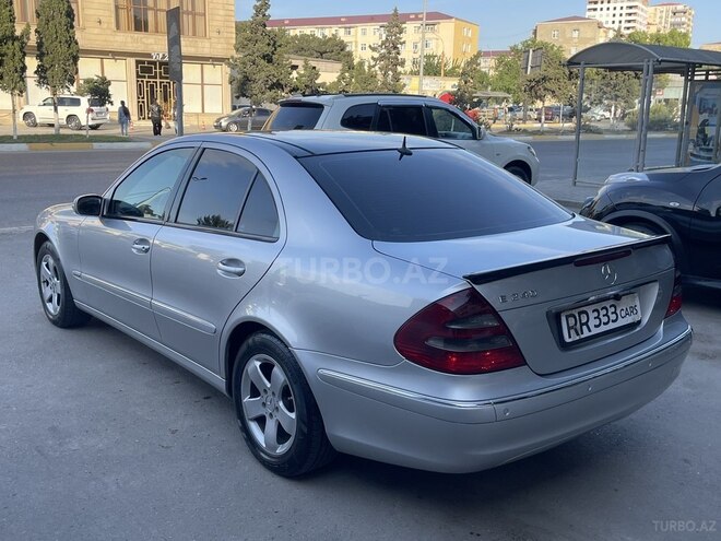 Mercedes E 240-5